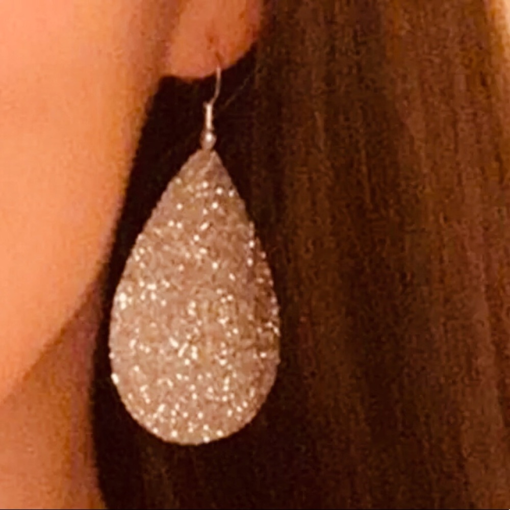 ✨”SPARKLE”✨TEARDROP GOLD SPARKLE EARRINGS